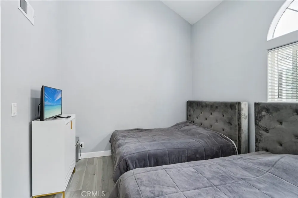10659 Bloomfield Street Toluca Lake, CA 91602