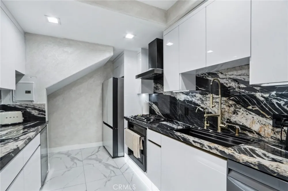 10659 Bloomfield Street Toluca Lake, CA 91602