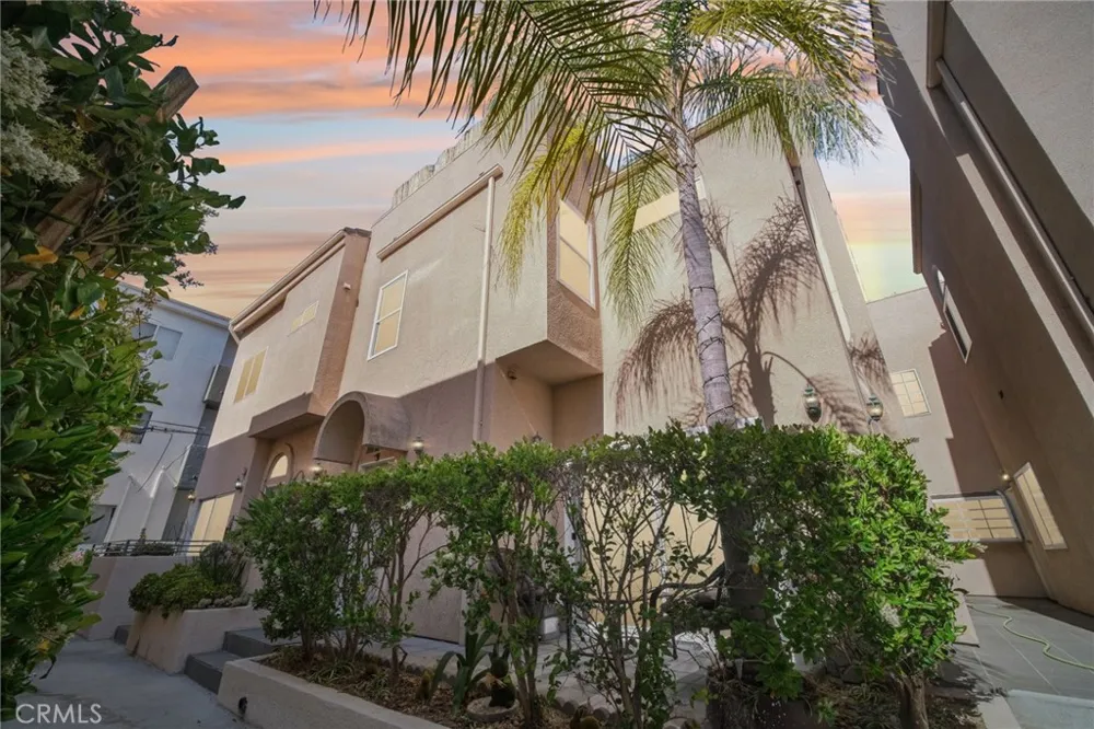 10659 Bloomfield Street Toluca Lake, CA 91602