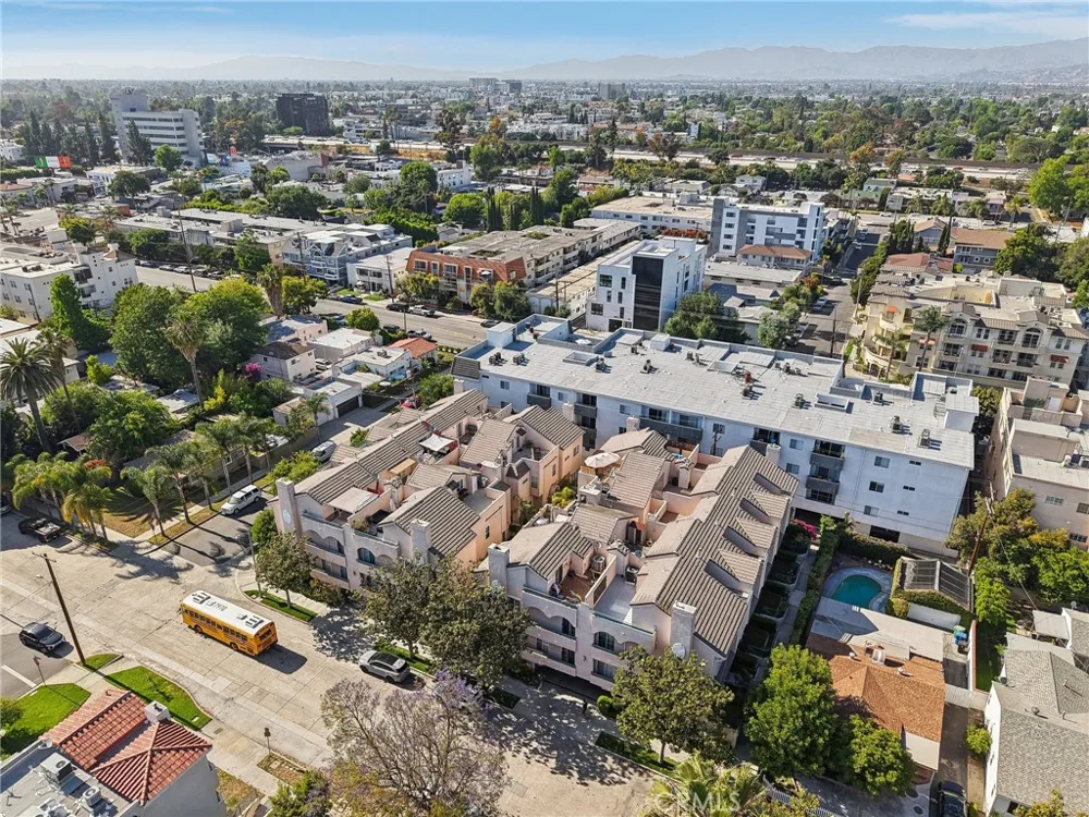 10659 Bloomfield Street Toluca Lake, CA 91602