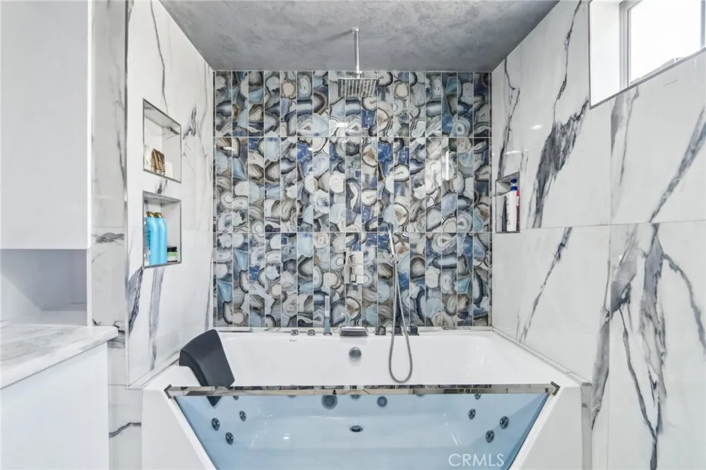 10659 Bloomfield Street Toluca Lake, CA 91602