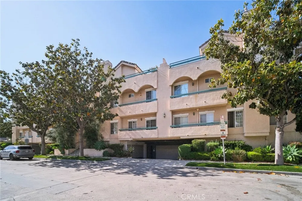 10659 Bloomfield Street Toluca Lake, CA 91602