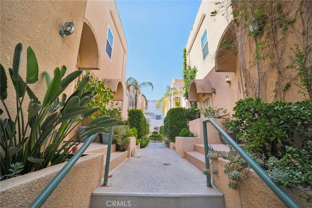 10659 Bloomfield Street Toluca Lake, CA 91602