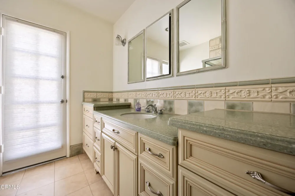 9424 Crystal View Drive Tujunga, CA 91042