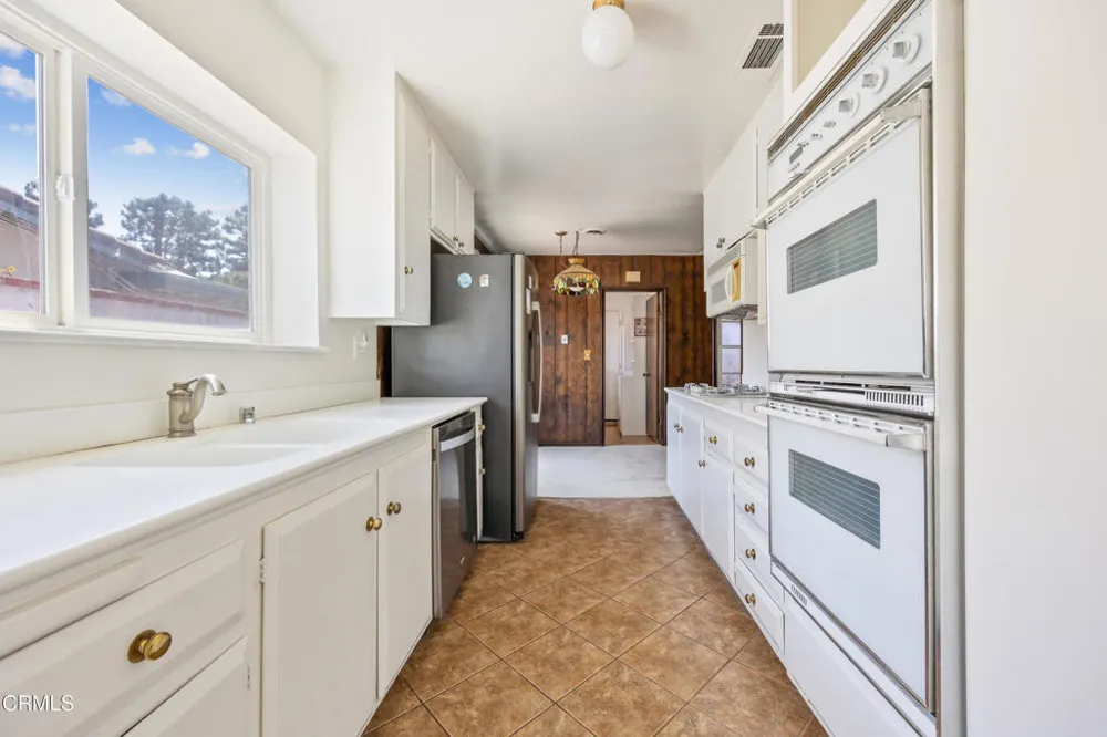 9424 Crystal View Drive Tujunga, CA 91042