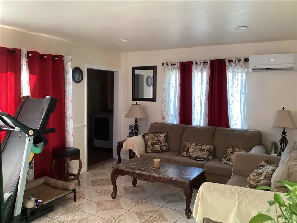 43012 36th St W W Lancaster, CA 93536
