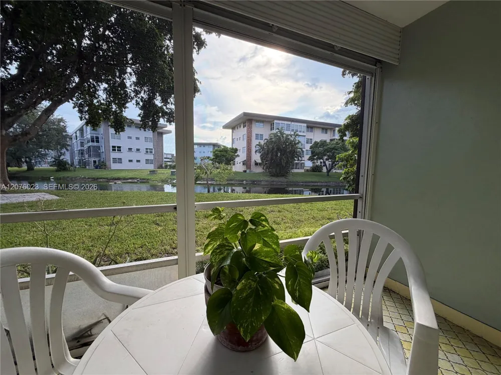 2951 NW 46th Ave #109 Lauderdale Lakes, FL 33313