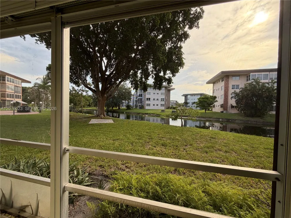 2951 NW 46th Ave #109 Lauderdale Lakes, FL 33313