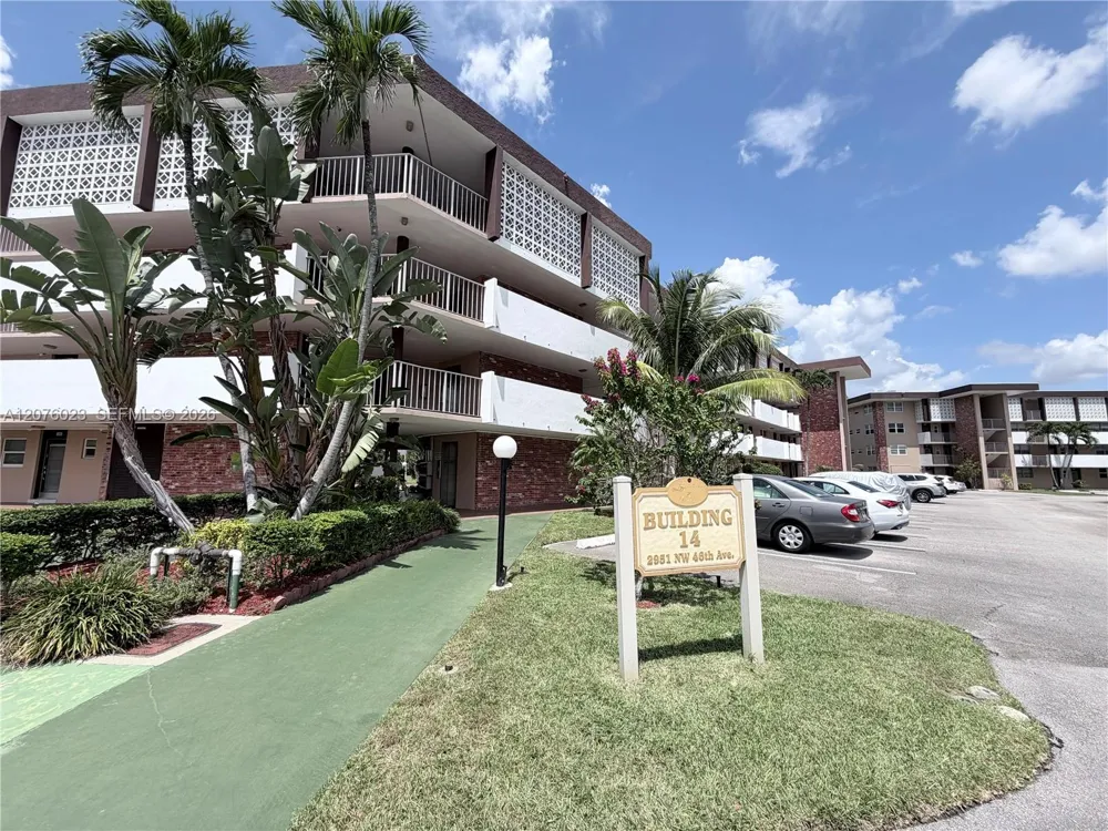 2951 NW 46th Ave #109 Lauderdale Lakes, FL 33313