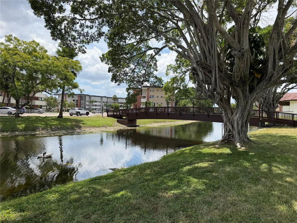 2951 NW 46th Ave #109 Lauderdale Lakes, FL 33313