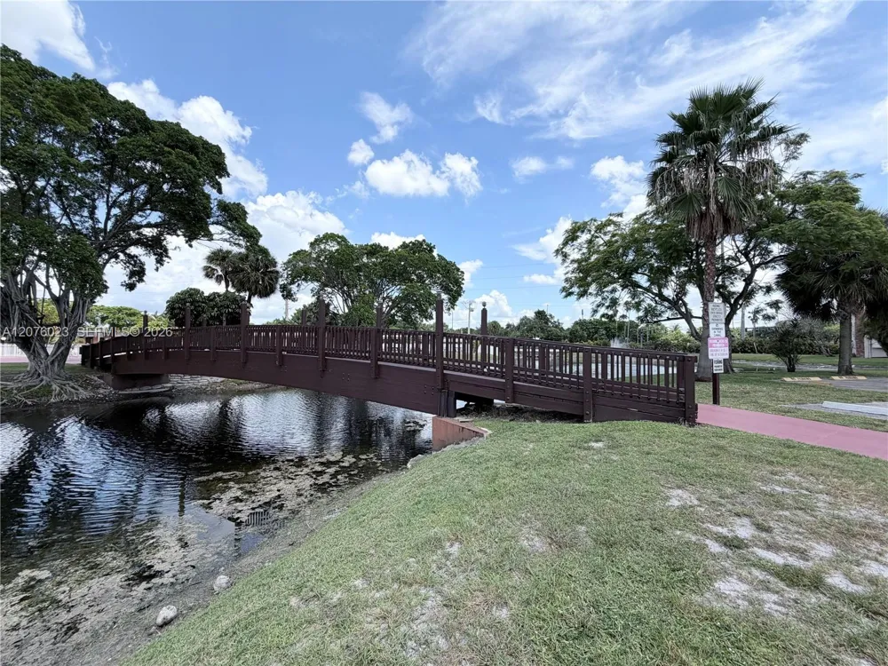 2951 NW 46th Ave #109 Lauderdale Lakes, FL 33313