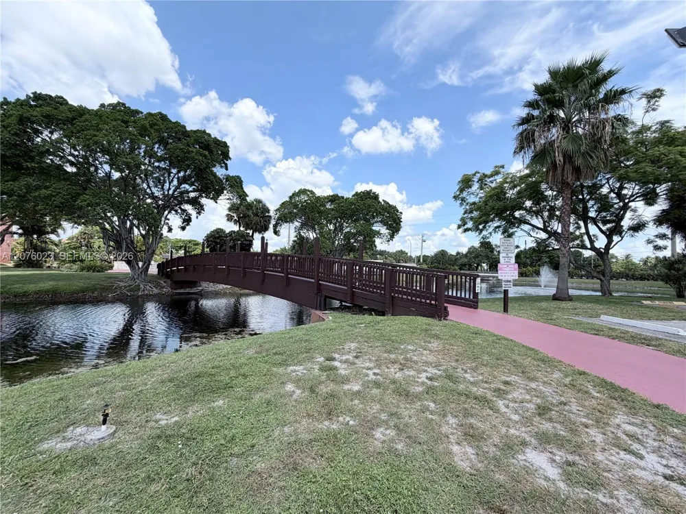 2951 NW 46th Ave #109 Lauderdale Lakes, FL 33313