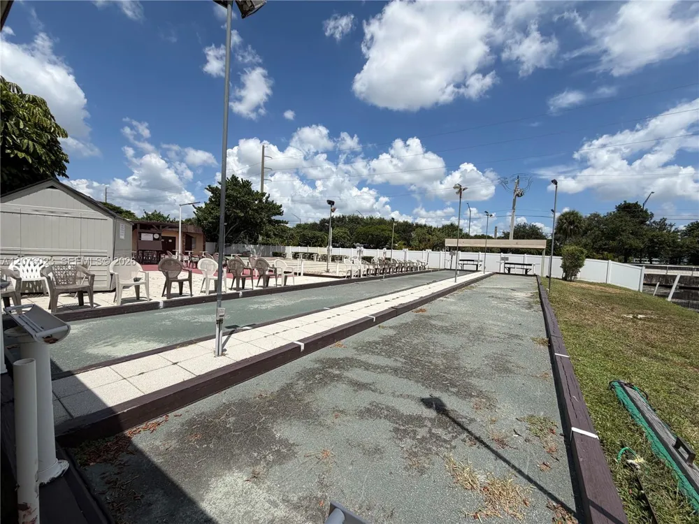 2951 NW 46th Ave #109 Lauderdale Lakes, FL 33313