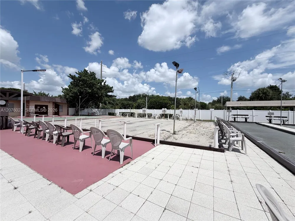 2951 NW 46th Ave #109 Lauderdale Lakes, FL 33313