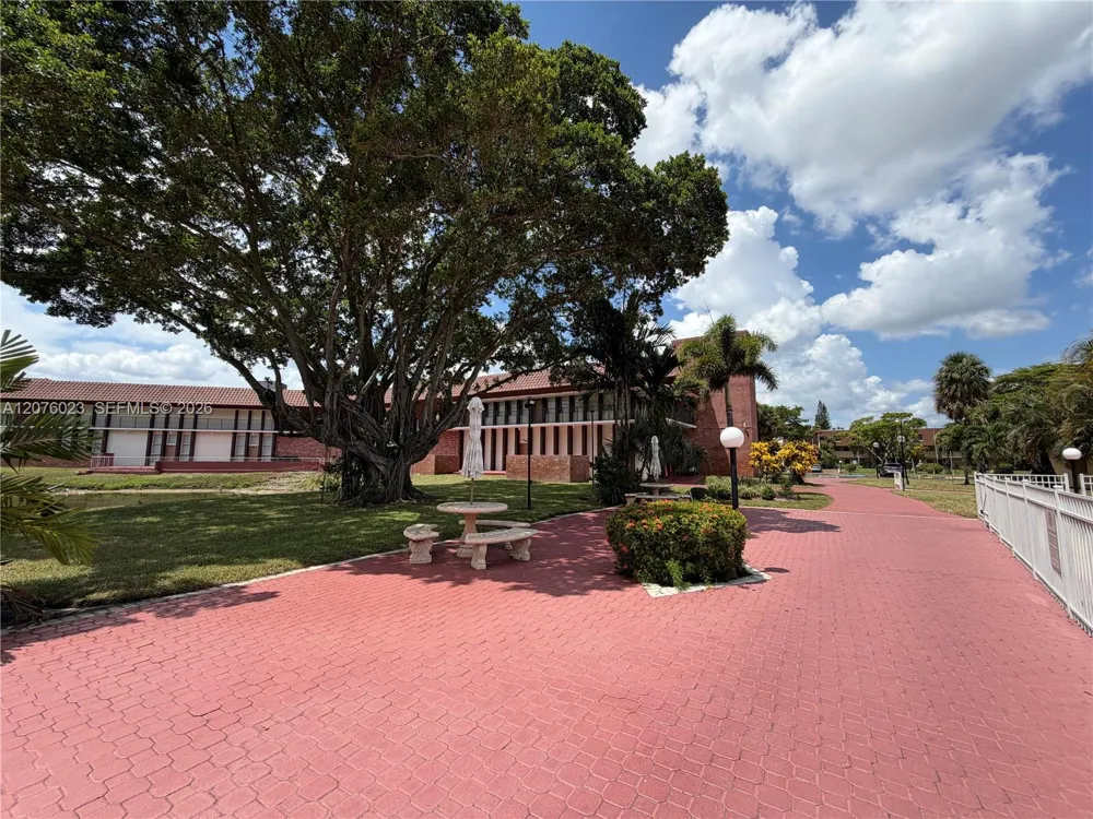 2951 NW 46th Ave #109 Lauderdale Lakes, FL 33313