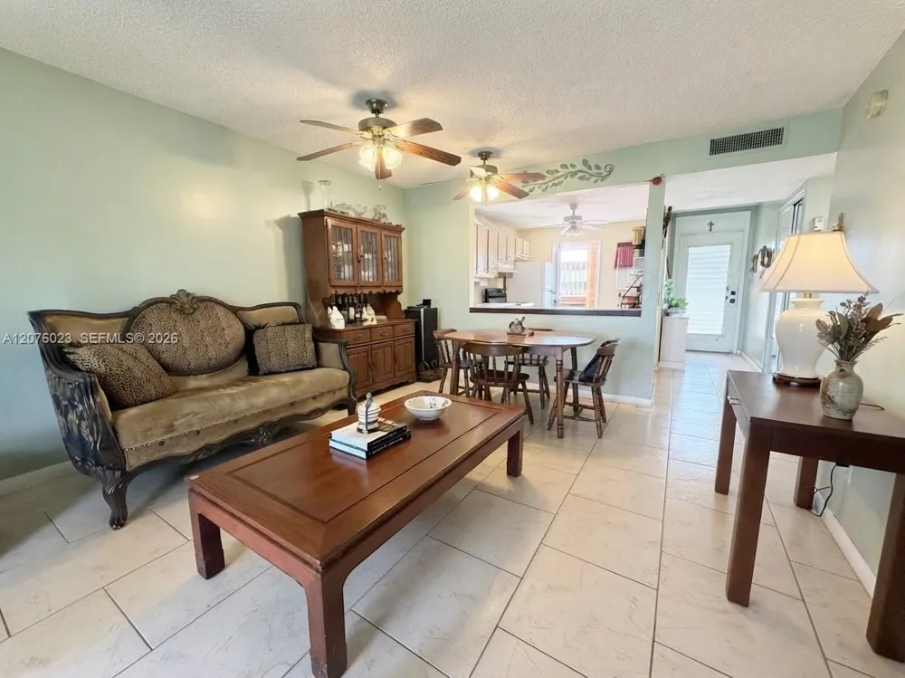 2951 NW 46th Ave #109 Lauderdale Lakes, FL 33313