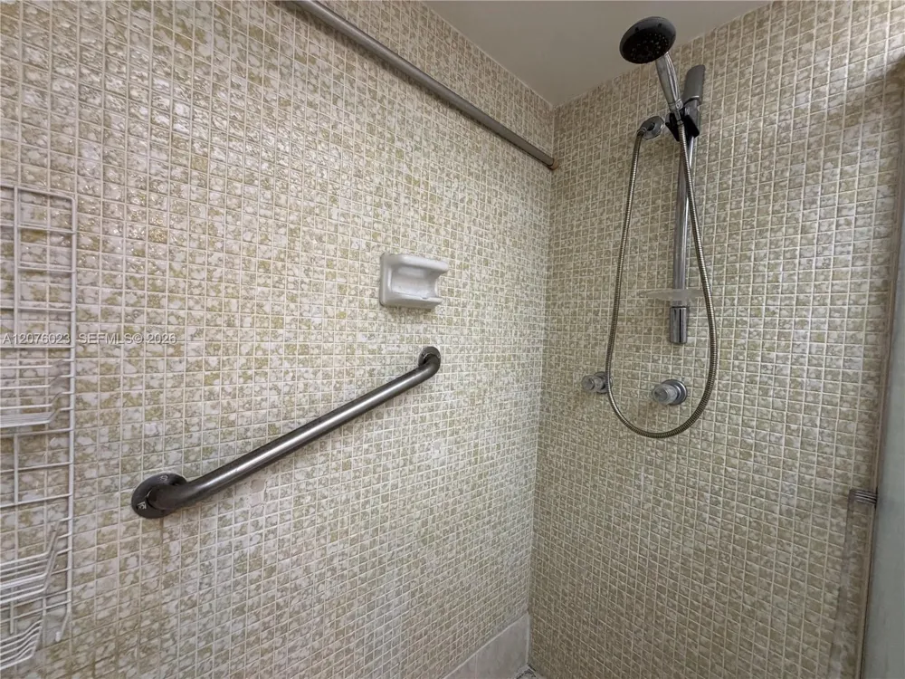 2951 NW 46th Ave #109 Lauderdale Lakes, FL 33313