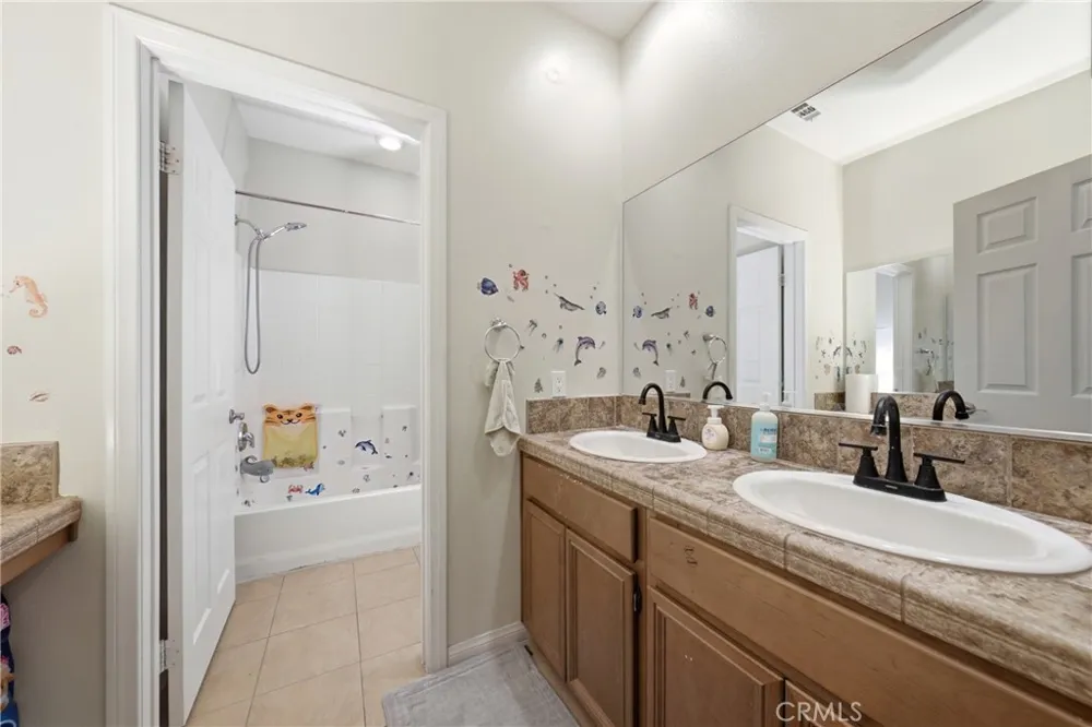 658 E. Phillips Boulevard Pomona, CA 91766