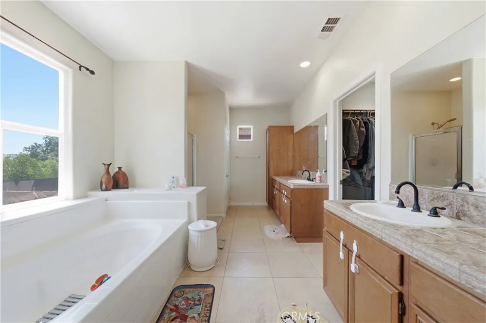 658 E. Phillips Boulevard Pomona, CA 91766