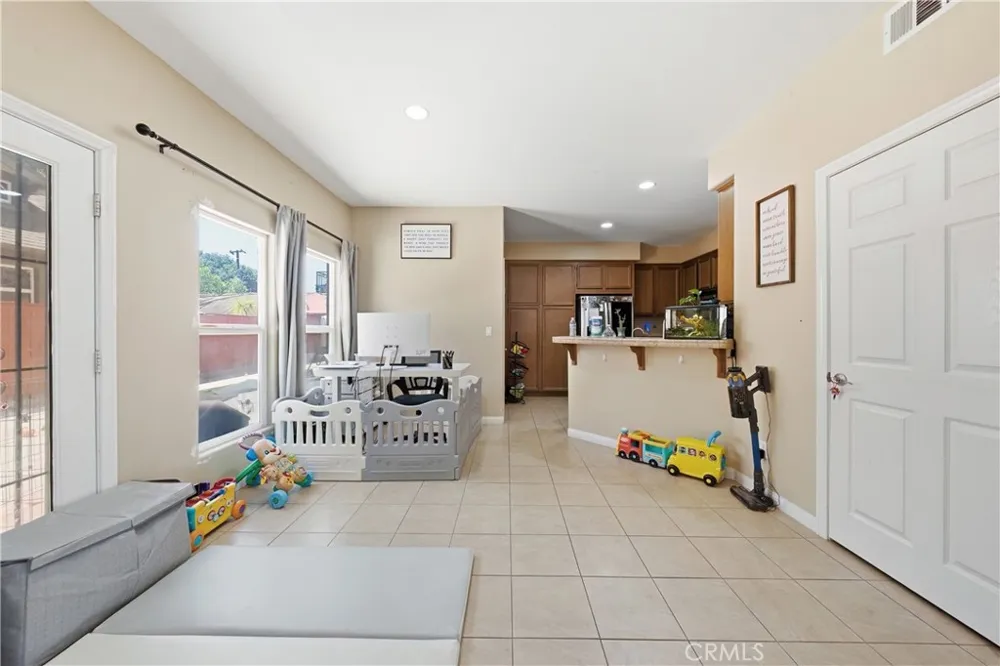 658 E. Phillips Boulevard Pomona, CA 91766