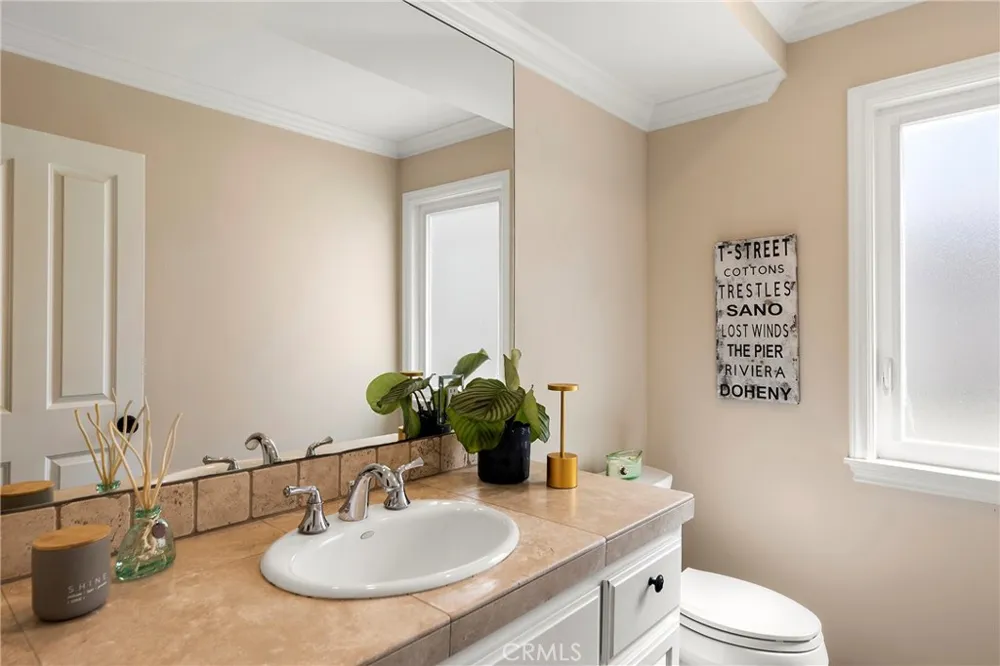 150 W Avenida San Antonio San Clemente, CA 92672