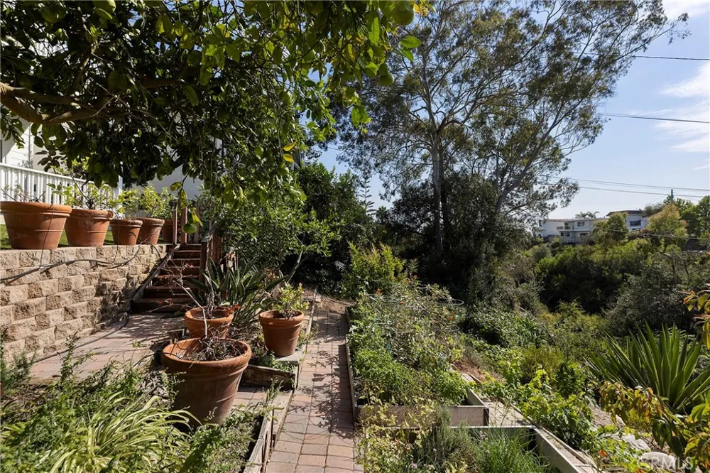150 W Avenida San Antonio San Clemente, CA 92672