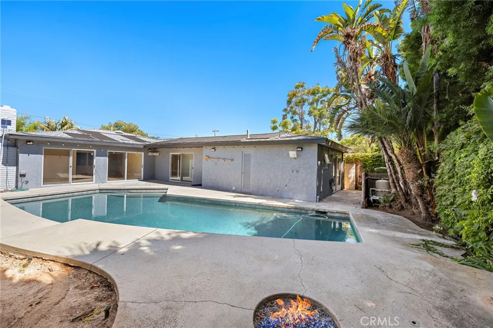 273 Cecil Place Costa Mesa, CA 92627