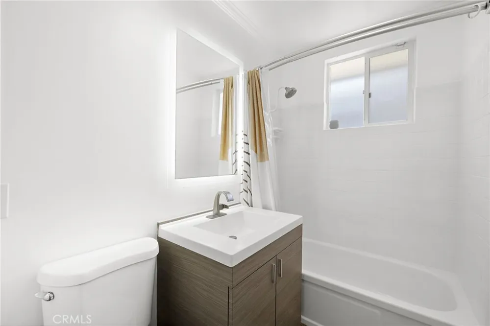 273 Cecil Place Costa Mesa, CA 92627
