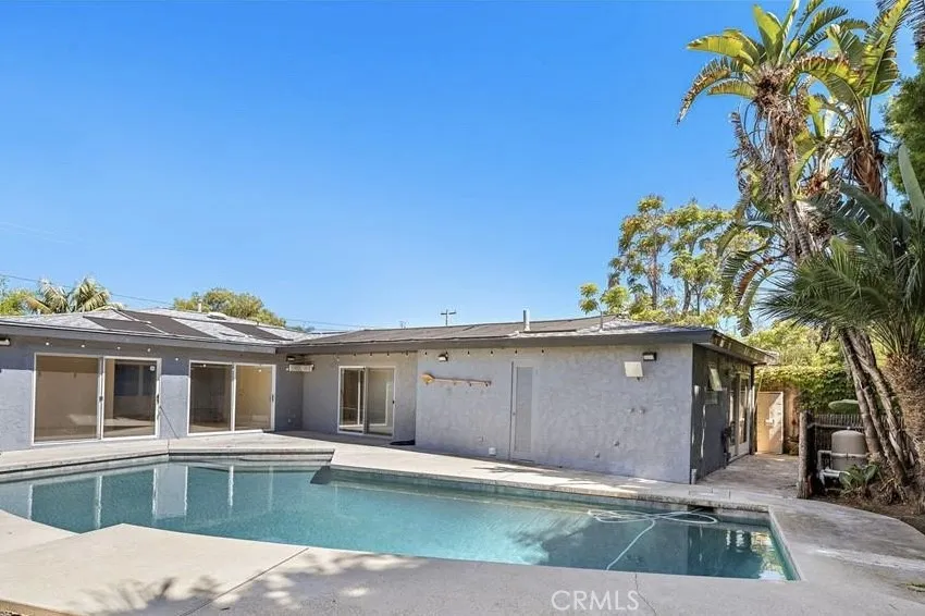 273 Cecil Place Costa Mesa, CA 92627