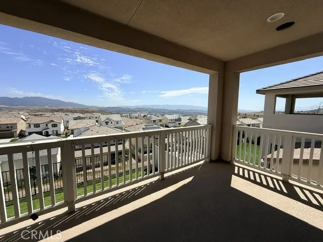 18148 Hedgerow Canyon Country, CA 91350