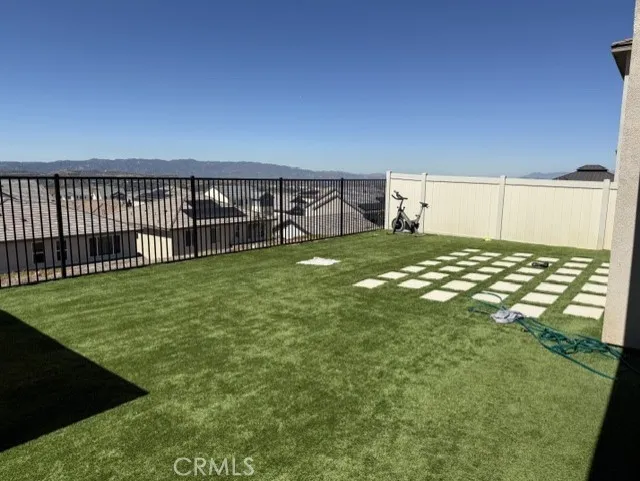 18148 Hedgerow Canyon Country, CA 91350