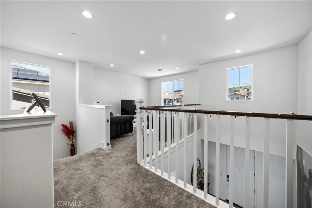 18148 Hedgerow Canyon Country, CA 91350