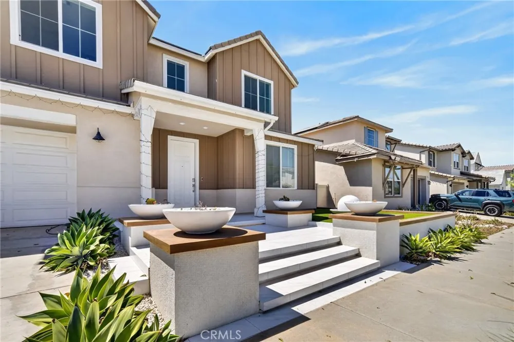 18148 Hedgerow Canyon Country, CA 91350
