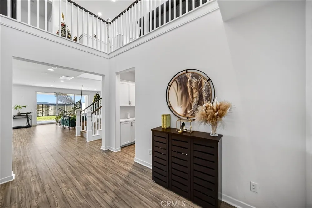 18148 Hedgerow Canyon Country, CA 91350