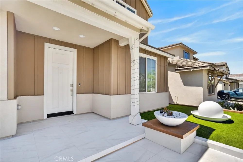 18148 Hedgerow Canyon Country, CA 91350