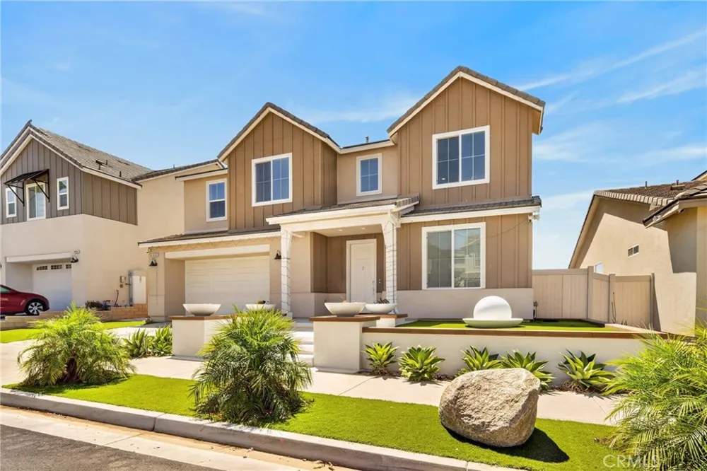 18148 Hedgerow Canyon Country, CA 91350