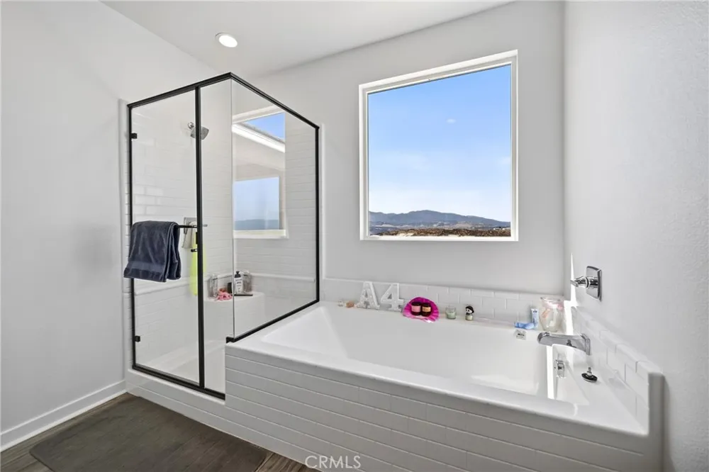 18148 Hedgerow Canyon Country, CA 91350