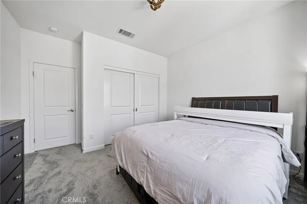 18148 Hedgerow Canyon Country, CA 91350