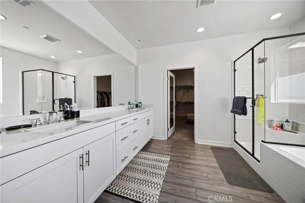 18148 Hedgerow Canyon Country, CA 91350