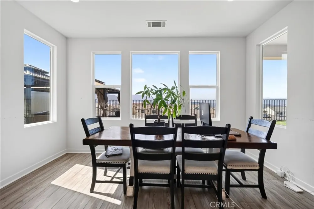 18148 Hedgerow Canyon Country, CA 91350