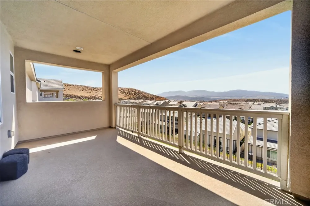 18148 Hedgerow Canyon Country, CA 91350