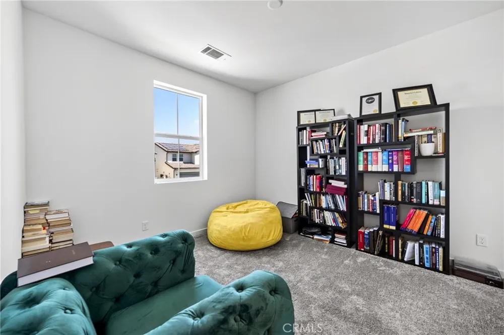 18148 Hedgerow Canyon Country, CA 91350