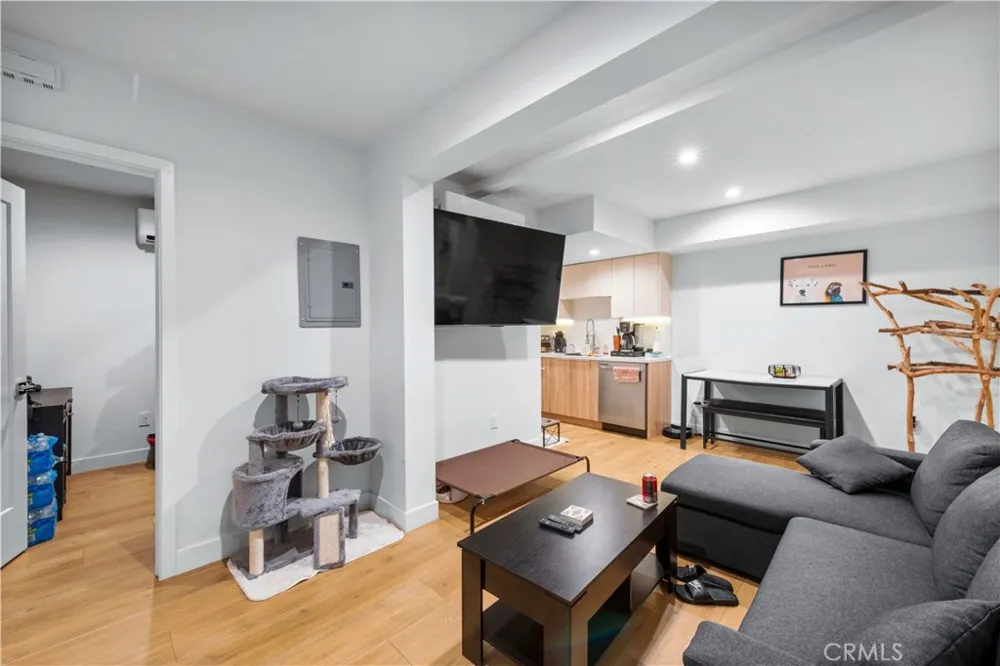 473 E 55th Street Long Beach, CA 90805
