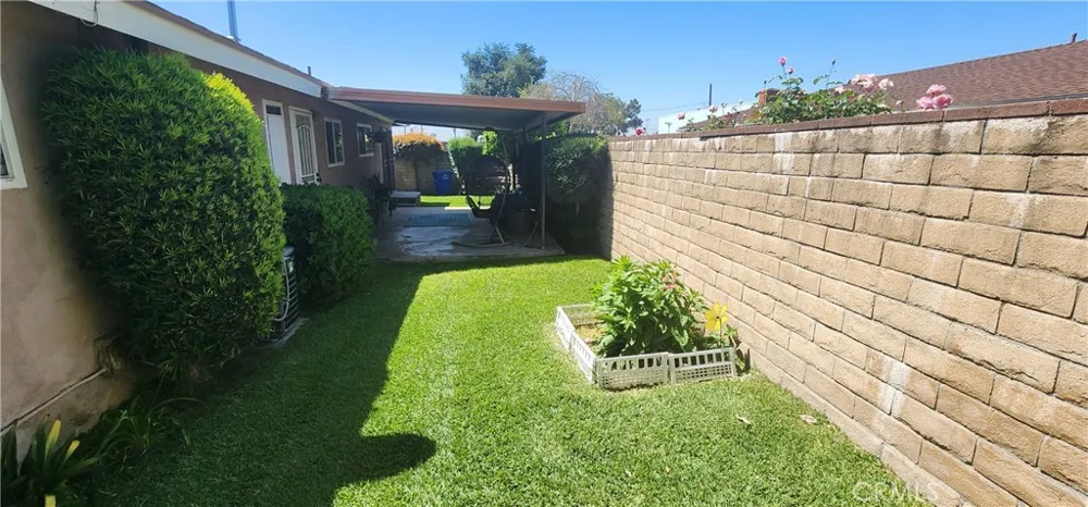 2243 Casitas Altadena, CA 91001