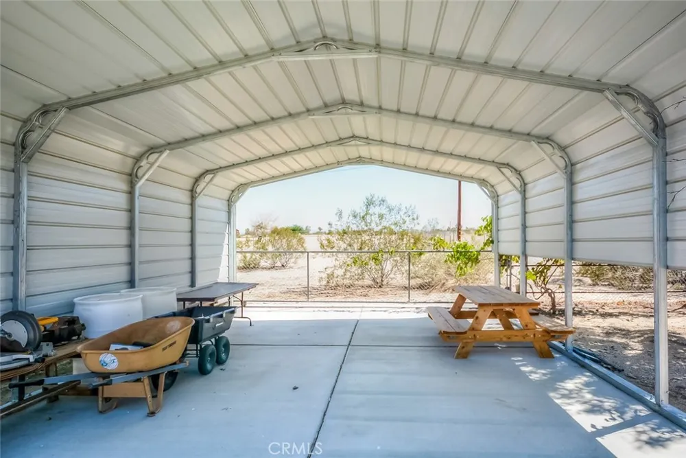 13830 Paramount Phelan, CA 92371
