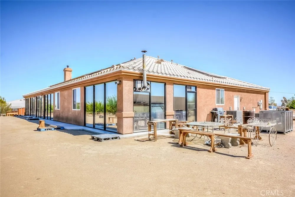 13830 Paramount Phelan, CA 92371