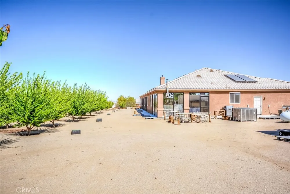 13830 Paramount Phelan, CA 92371