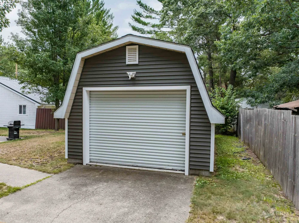 1363 Ash Grant Township, MI 48748