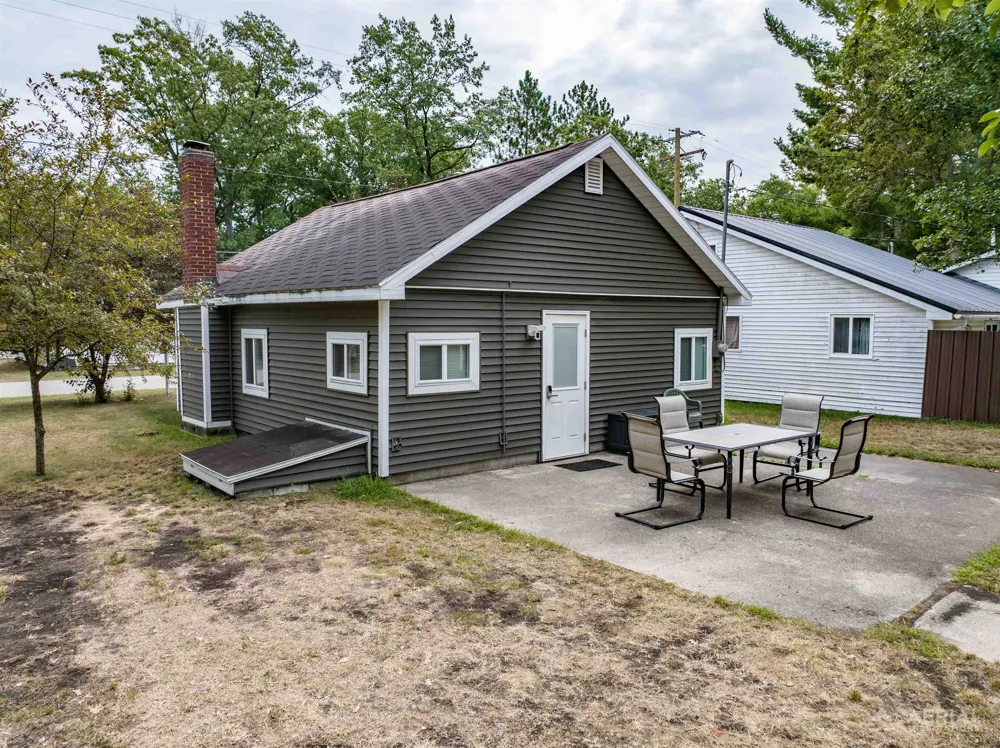 1363 Ash Grant Township, MI 48748