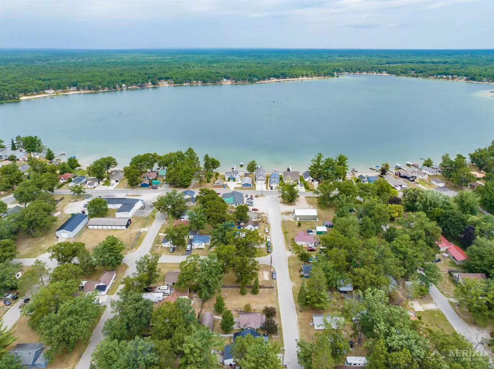 1363 Ash Grant Township, MI 48748